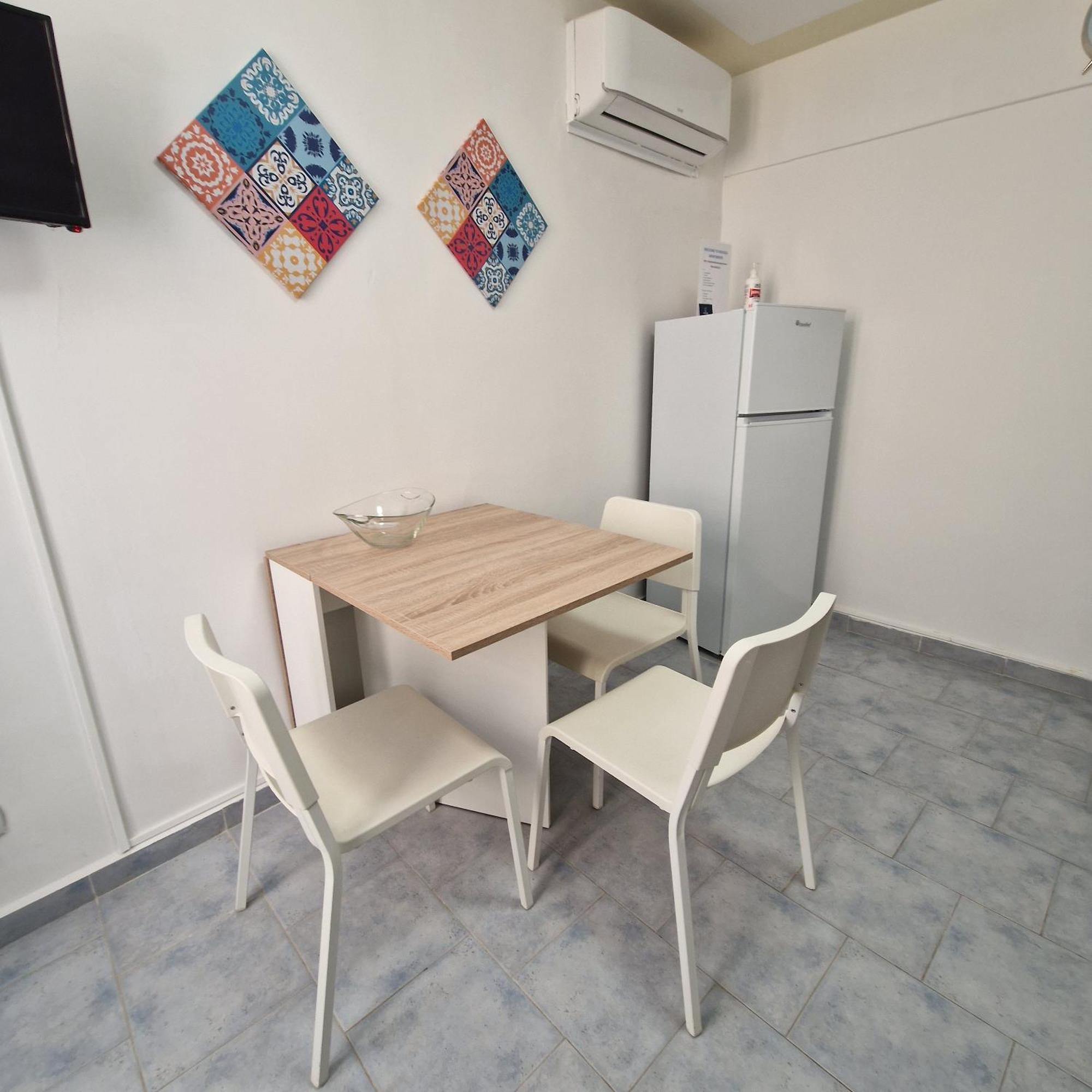 Rocksea Apartments 切法卢 外观 照片